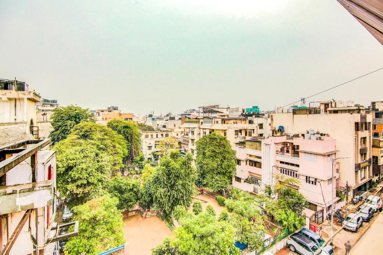 Hotel Apra Deluxe New Delhi Bagian luar foto